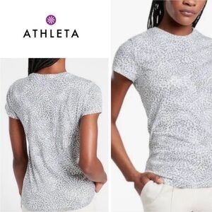Athleta | Daily Short Sleeve Crewneck T-Shirt Top White Cheetah Leopard Print XS